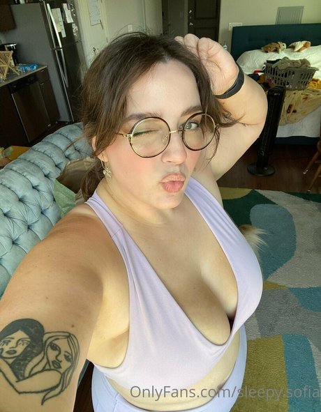 sleepy sofia pics onlyfans