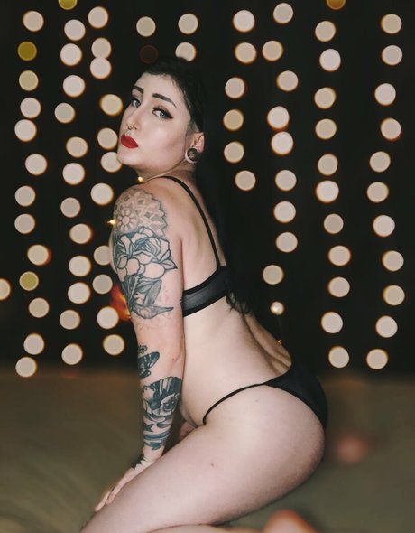 sinisterlilith Profile pic