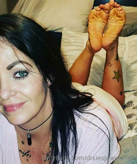 dixiesjewelsfree onlyfans model