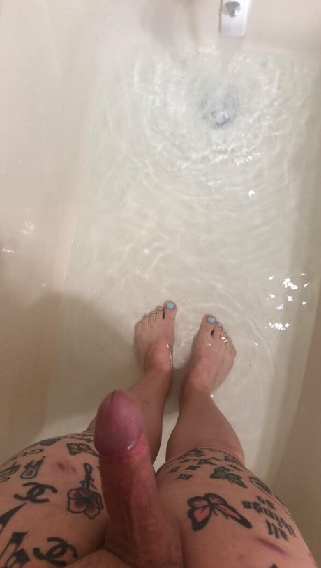 misstinyangel onlyfans nudes