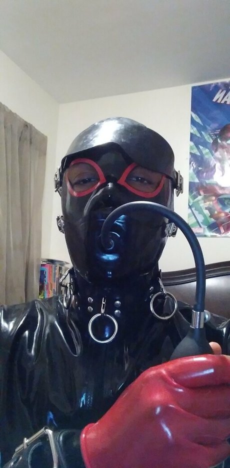 sir latexman onlyfans fuck