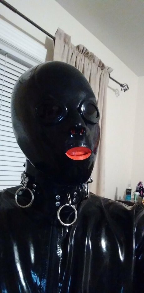 sir latexman strip onlyfans