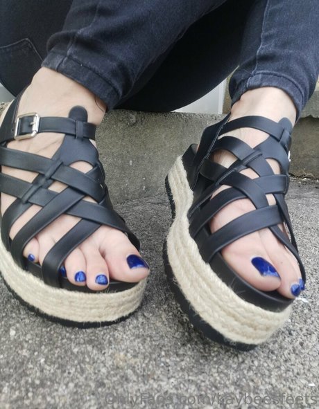 kaybeesfeets onlyfans leaks.