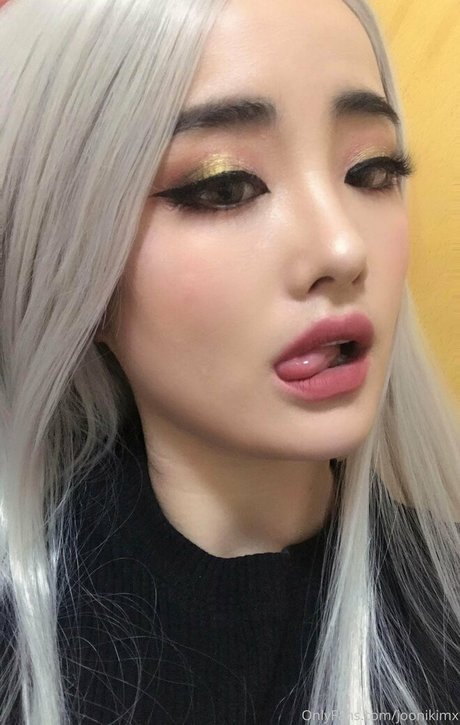 bodybuilder male onlyfans sexy portrait