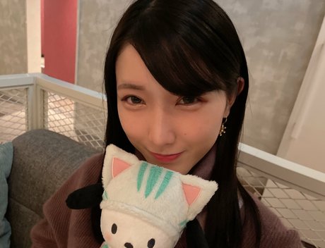 Hikaru Miyanishi onlyfans model images