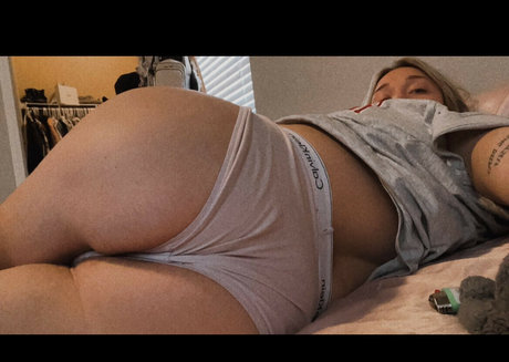 lilblondiebit only fans leaks