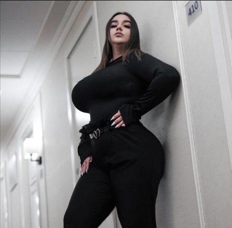 Julia Missi ass onlyfans