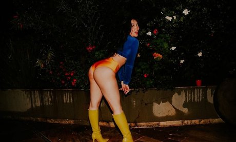 Anna Kisue nude onlyfans leaked