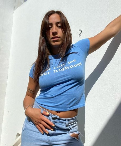 Caterina Benedetti onlyfans strip tease