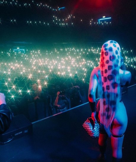 Shenseea pics onlyfans