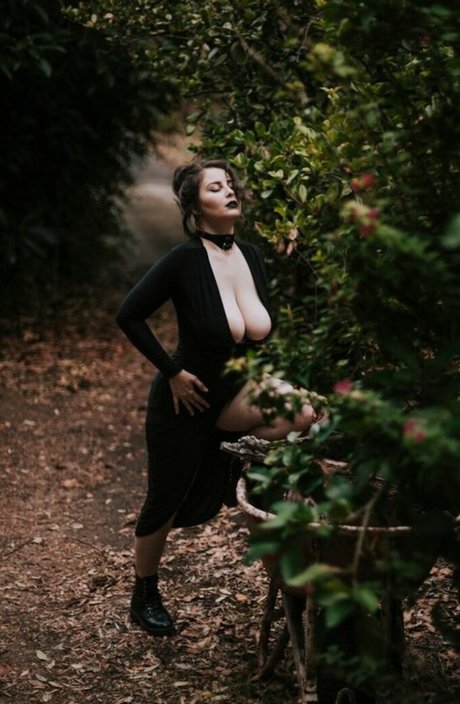 Aimee Leigh onlyfans images