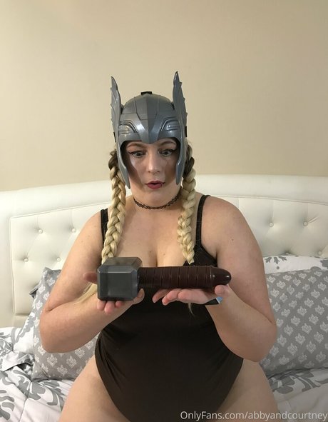 abbyandcourtney onlyfans star