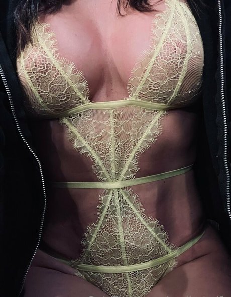 RealHotwife onlyfans pics leaked