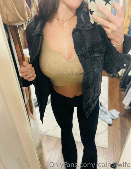 RealHotwife nudes onlyfans leaks