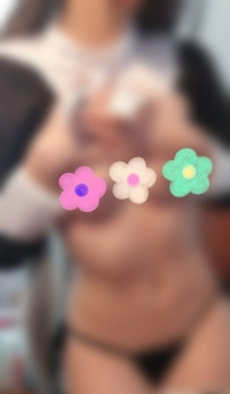 prishillamora onlyfans leak nude