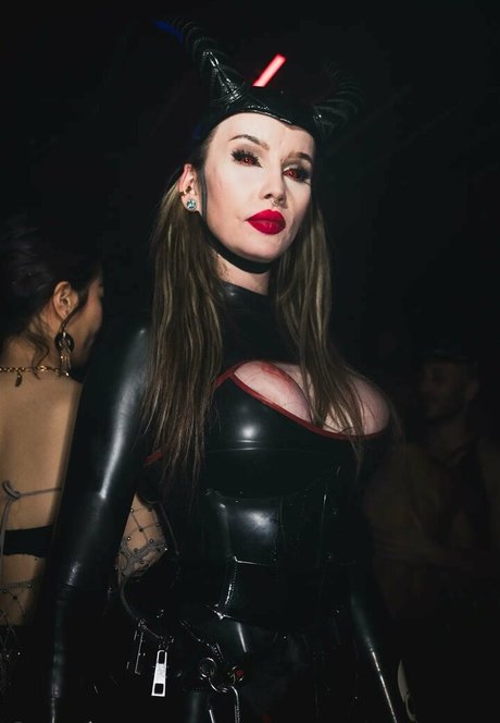 Veronica Carol Blades onlyfans leak porn