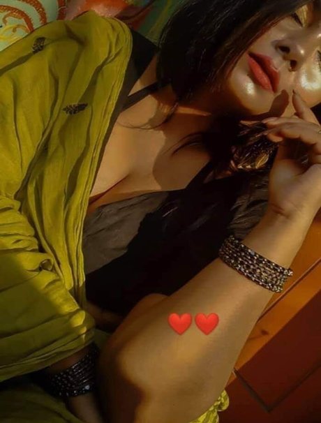 maya___20___ only fans nudes