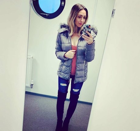 Lucy Jo Hudson pics onlyfans