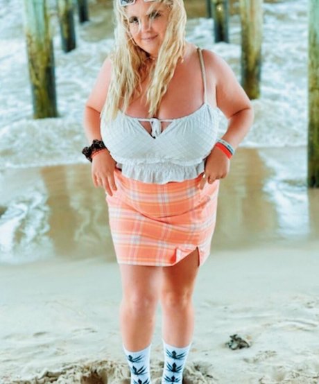 Amberly is on onlyfans