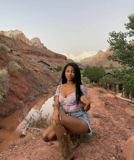 Camille Hyde onlyfans leaks free