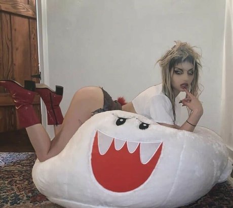 LilithLevisis feet onlyfans