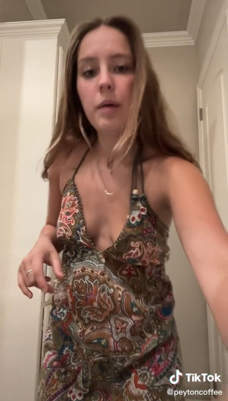 Peyton Coffee onlyfans leajs