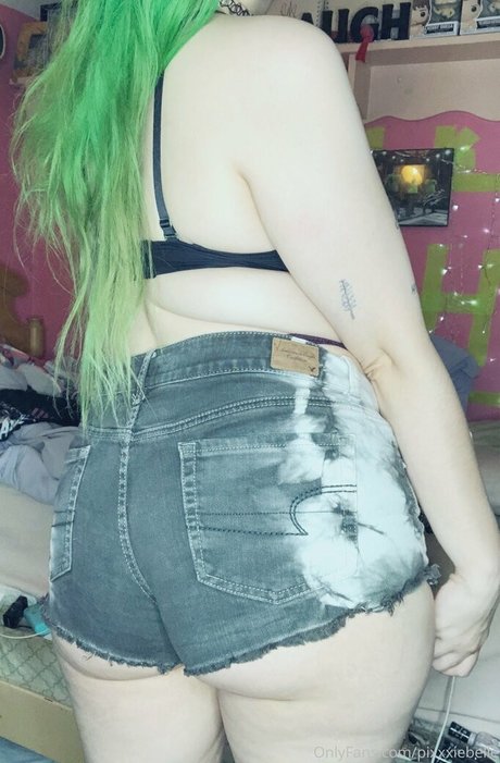 old onlyfans hot nude self-portrait