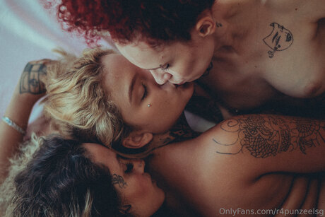 r4punzeelsg onlyfans nude leaks