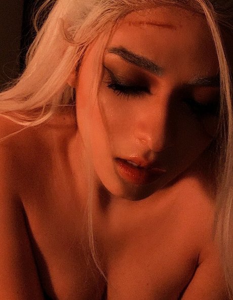 Vain Virgo ass onlyfans