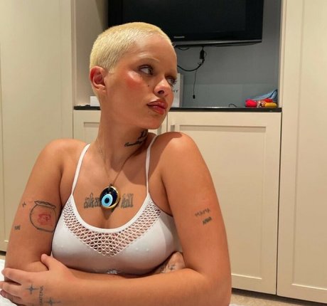 Khleopatre onlyfans public photos