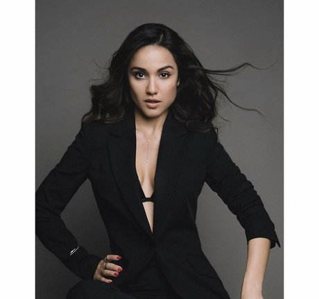 Summer Bishil onlyfans photo