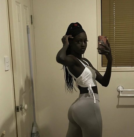 Anyang Deng onlyfans content type