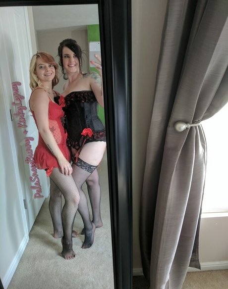 Palesnowbunny onlyfans creator