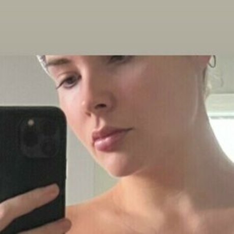 Sarah Harris onlyfans pictures