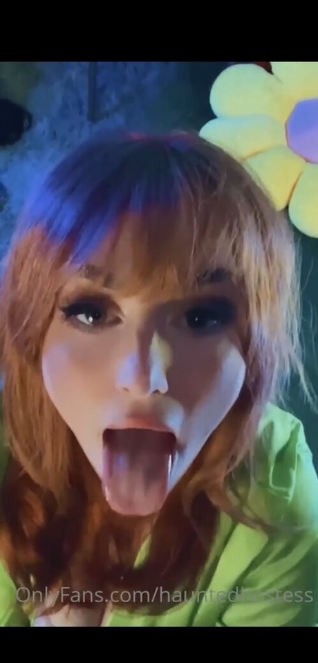 Haunted Hostess onlyfans porn leaked