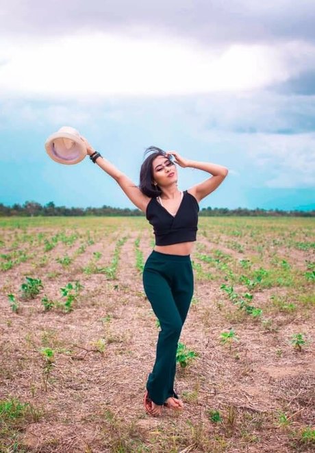 Samira Ferreira onlyfans nude photos