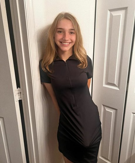 Phoebe Owns U only fans.