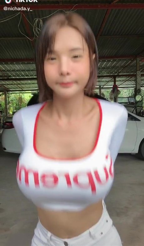 Yoshi Thunchanok onlyfans lesk