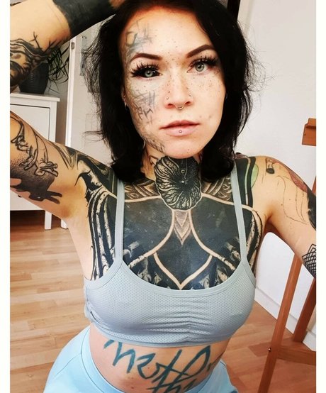 Baleathescarleg onlyfans strip