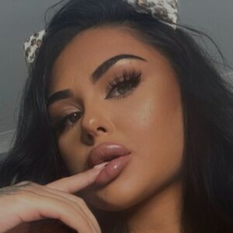 Lisabrowlandsx onlyfans model