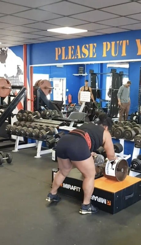 StrongWomen_ onlyfans page