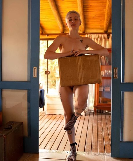 Laura Lehmkuhl onlyfans model