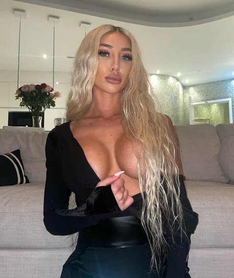 mybestfriendjade only fans photos