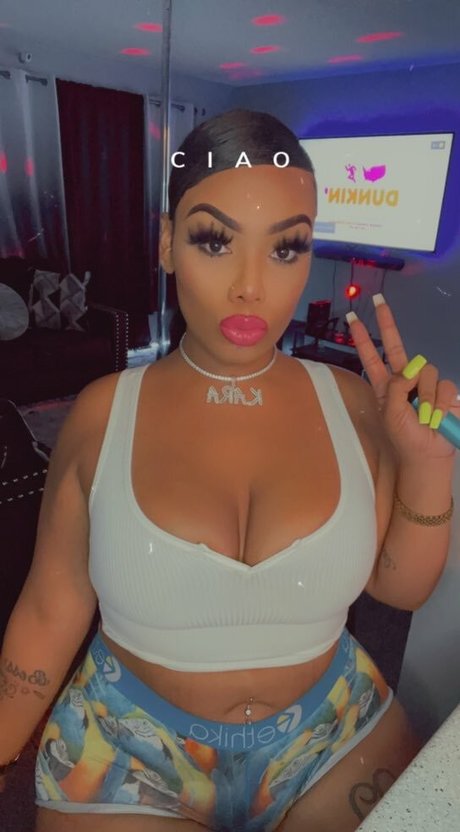 Karab2wett onlyfans tits