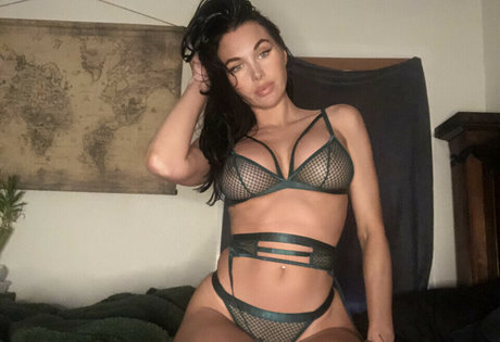 summerfoxfox naked onlyfans