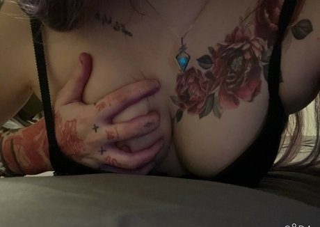 AshleyMarieeGaming onlyfans leaked tits