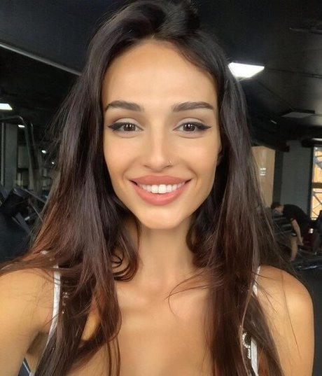 Julia Unrealcobain onlyfans leake