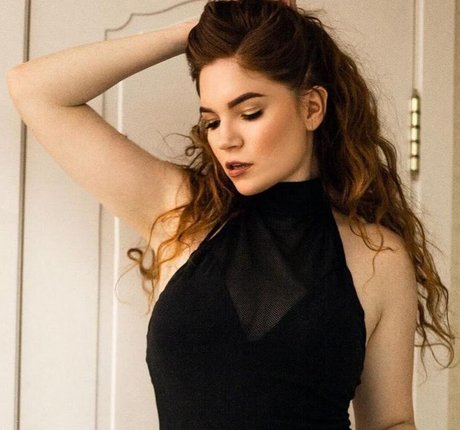 Aniela Kras onlyfans picture