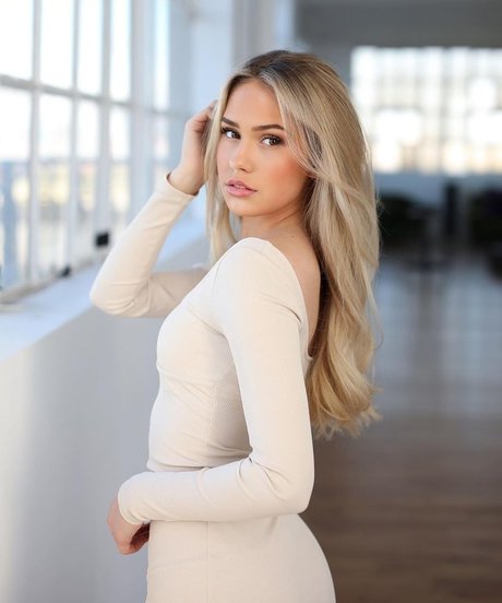 lifewithaliina onlyfans leaked pics