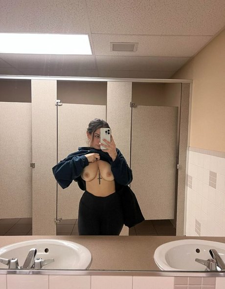 Sheisbusty onlyfans naked leak